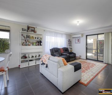 Modern 3x2 Home in High Wycombe ! 6 MONTHS LEASE ONLY ! - Photo 5