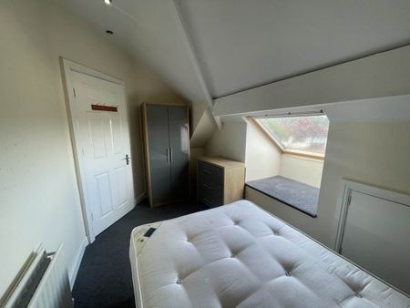St Chads View (room 5), Headingley , Leeds - Photo 4