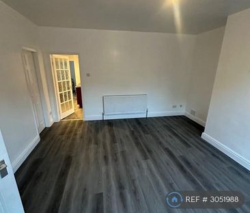 3 bedroom end of terrace house to rent - Photo 1