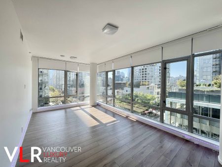 Condo in Downtown Vancouver, BC - Photo 2