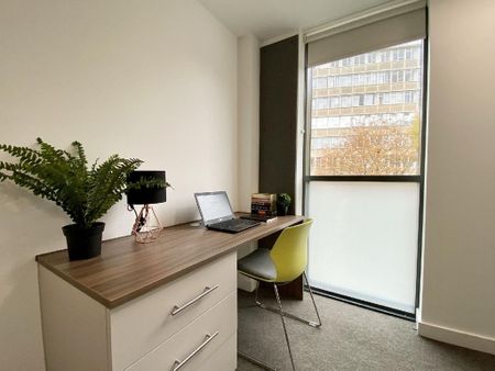 1 bedroom in a house share to rent - Photo 3