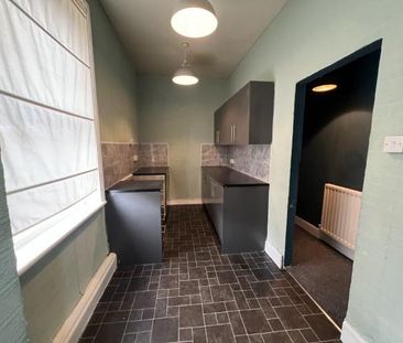 3 bedroom flat to rent - Photo 5