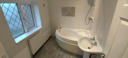 3 bedroom terraced house to rent - Photo 5