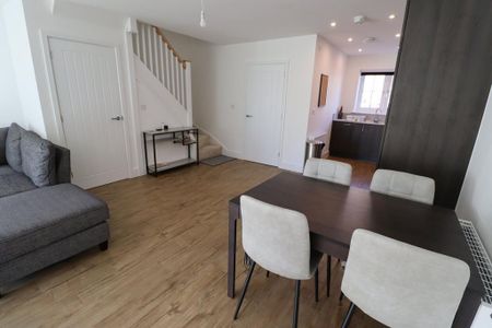 3 bedroom terraced house to rent - Photo 3