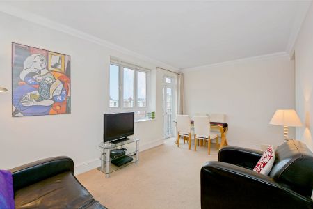 Lucan Place, Chelsea, London, SW3 - Photo 2