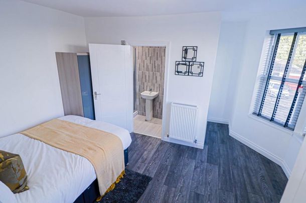1 bedroom in a house share to rent - Photo 1
