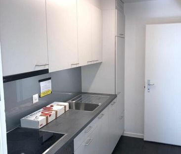 Teilsanierte 3-Zimmerwohnung in Péry zu vermieten - Photo 5