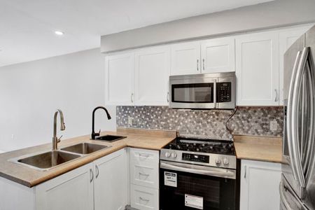 For Lease - 58 Avenue Street Unit# Upper, Oshawa, Ontario - Photo 4