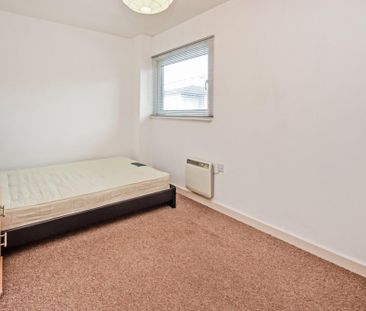3 bedroom flat to rent - Photo 4