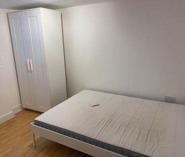 2 Bed Flat, William Street, RG1 - Photo 5