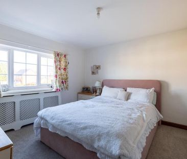 2 bedroom semi-detached house to rent - Photo 6