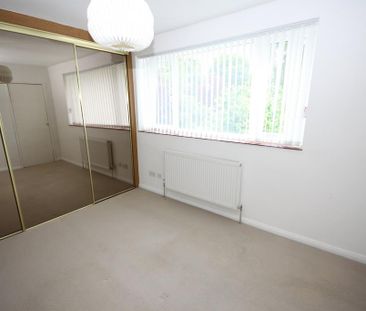 4 bedroom semi-detached house to rent - Photo 5