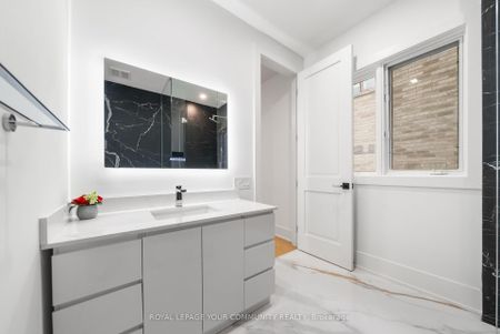 For Lease - 72A Oxford Street, Richmond Hill, Ontario - Photo 5