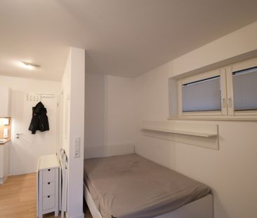 6345 - Modernes Single-Appartement mit EBK und Balkon in Klinikumsn... - Foto 1