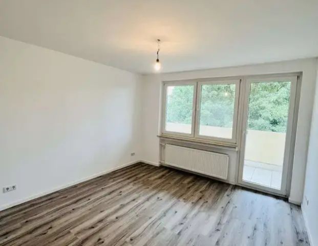 Moderne 2-Zimmer-Wohnung mit Balkon in Oberursel-Stierstadt - Photo 1