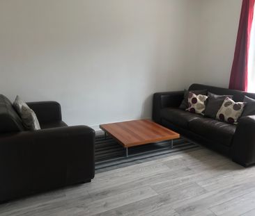 Room in a Shared Flat, Craigpark Dr, G31 - Photo 1