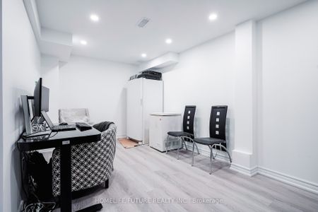 For Lease - 18 Mansbridge Crescent, Ajax, Ontario - Photo 4