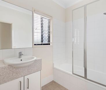 High Set Contemporary Family Home - Photo 6