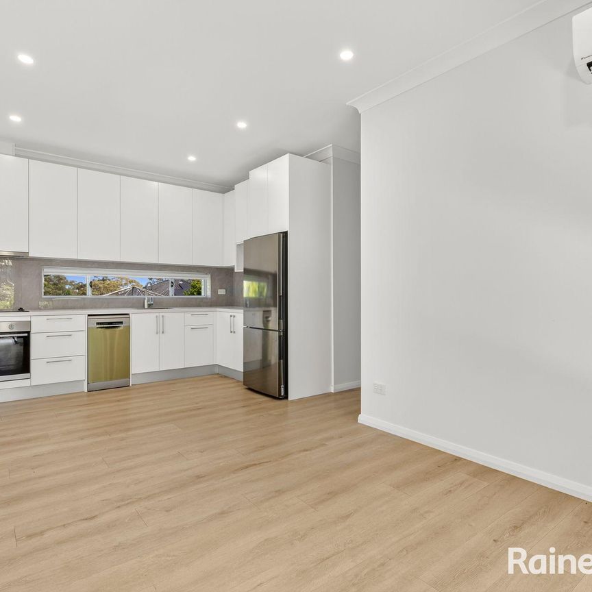 5a Deakin Street, Forestville NSW 2087 - House For Rent | Domain - Photo 1