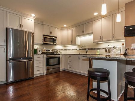 Beautiful Private West Facing 2 Bedroom /1 Bathroom Suite - Photo 2