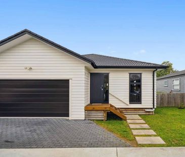 Modern 3-Bedroom Home in Papakura - Photo 1