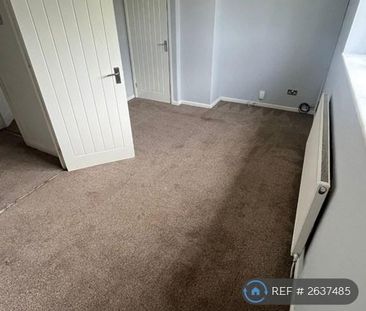 2 bedroom semi-detached house to rent - Photo 4