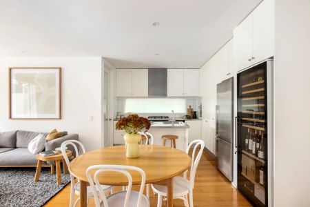 A Sanctuary of Style, Prized Parkside Setting - Photo 2
