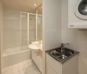 Two Bedrooms Two Bathrooms Two Secure Car Parks - Photo 5