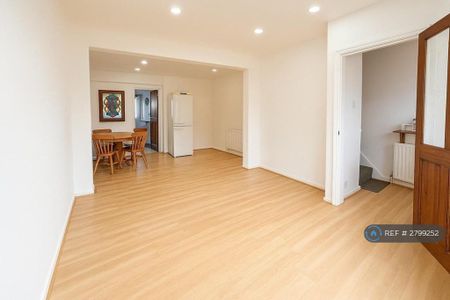 2 bedroom terraced house to rent - Photo 3