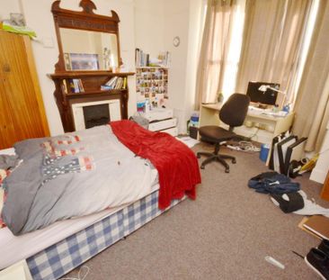 5 bedroom detached house to rent - Photo 2