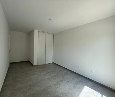 Appartement 3 pièces 65m2 MARSEILLE 9EME 1 079 euros - Photo 4