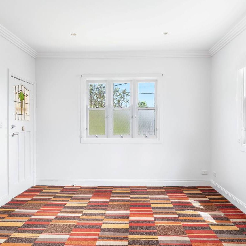 Charming Renovated 3-Bedroom Cottage for Rent! - Photo 1
