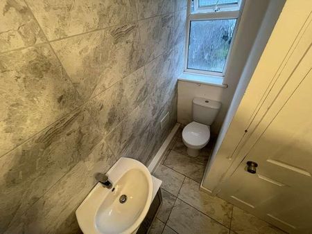 Cambria Street, Griffithstown, Pontypool, NP4 - Photo 2