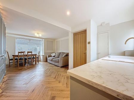 3 bedroom semi-detached house to rent - Photo 5