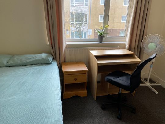 Room in a Shared House, Nightingale Avenue, HA1 - Photo 1