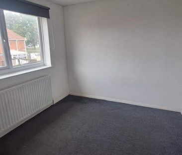 2 bedroom semi-detached house to rent - Photo 3