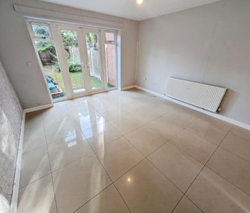 3 bedroom terraced house to rent - Photo 1