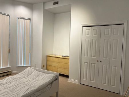 For Lease - 208 Carlton Street Unit# Main, Toronto, Ontario - Photo 2