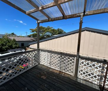 3 Bedrooms on Te Atatu Rd - Photo 2