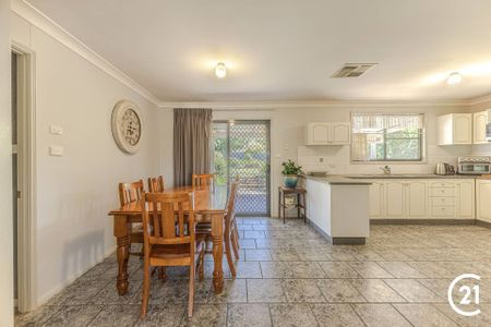 Century 21 Central West - 6852 3793 - Photo 2