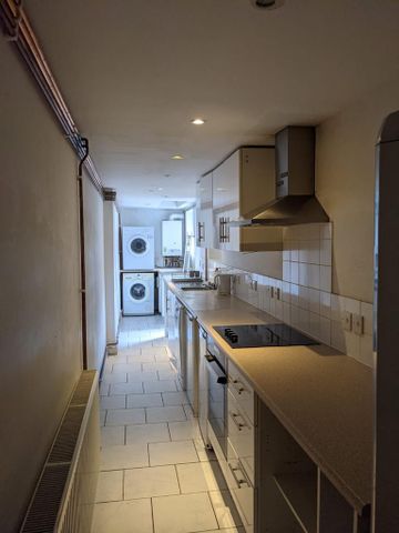 4 bedroom flat to rent - Photo 5