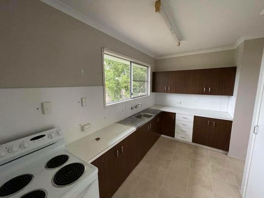 3 BEDROOM HIGHTSET IN A QUIET STREET! - Photo 1