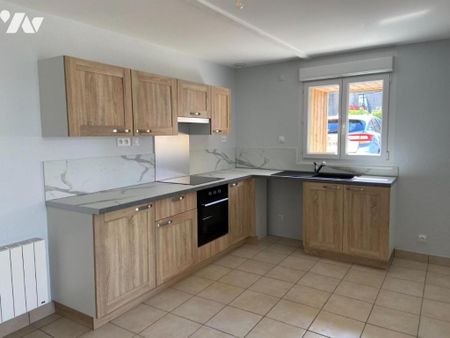 MAISON DE BOURG ENTIEREMENT RENOVEE NUILLE LE JALAIS - Photo 2