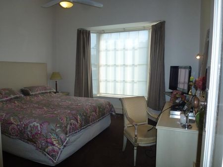 12 Carpenter Street, Brighton VIC 3186 - House For Rent | Domain - Photo 5