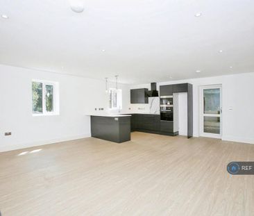 3 bedroom detached house to rent - Photo 4