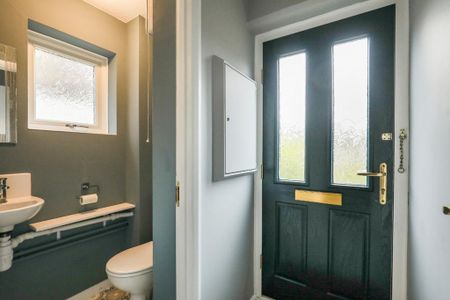 3 bedroom semi-detached house to rent - Photo 4