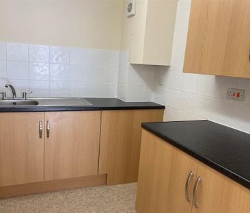 1 bedroom retirement property to rent - Photo 4