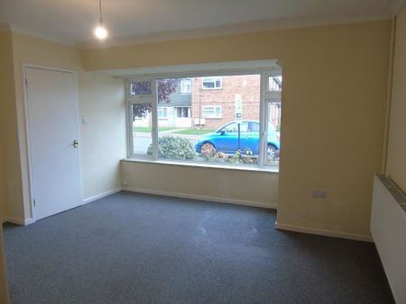 3 bedroom semi-detached house to rent - Photo 2