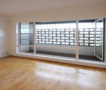 1 BEDROOM WITH PARKING IN GREAT LOCATION - Photo 1