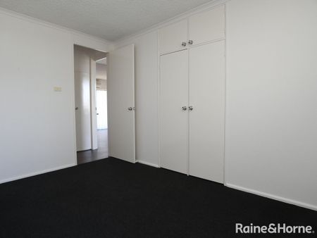 2 BEDROOM UNIT CLOSE TO SHOPS - Photo 5